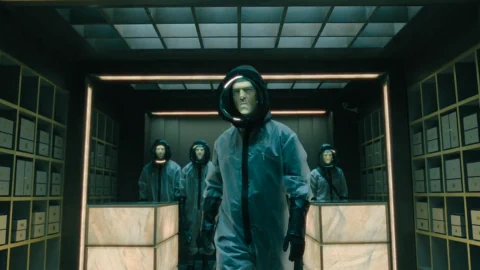 1 сезон 4 серия: Аквариум на спине