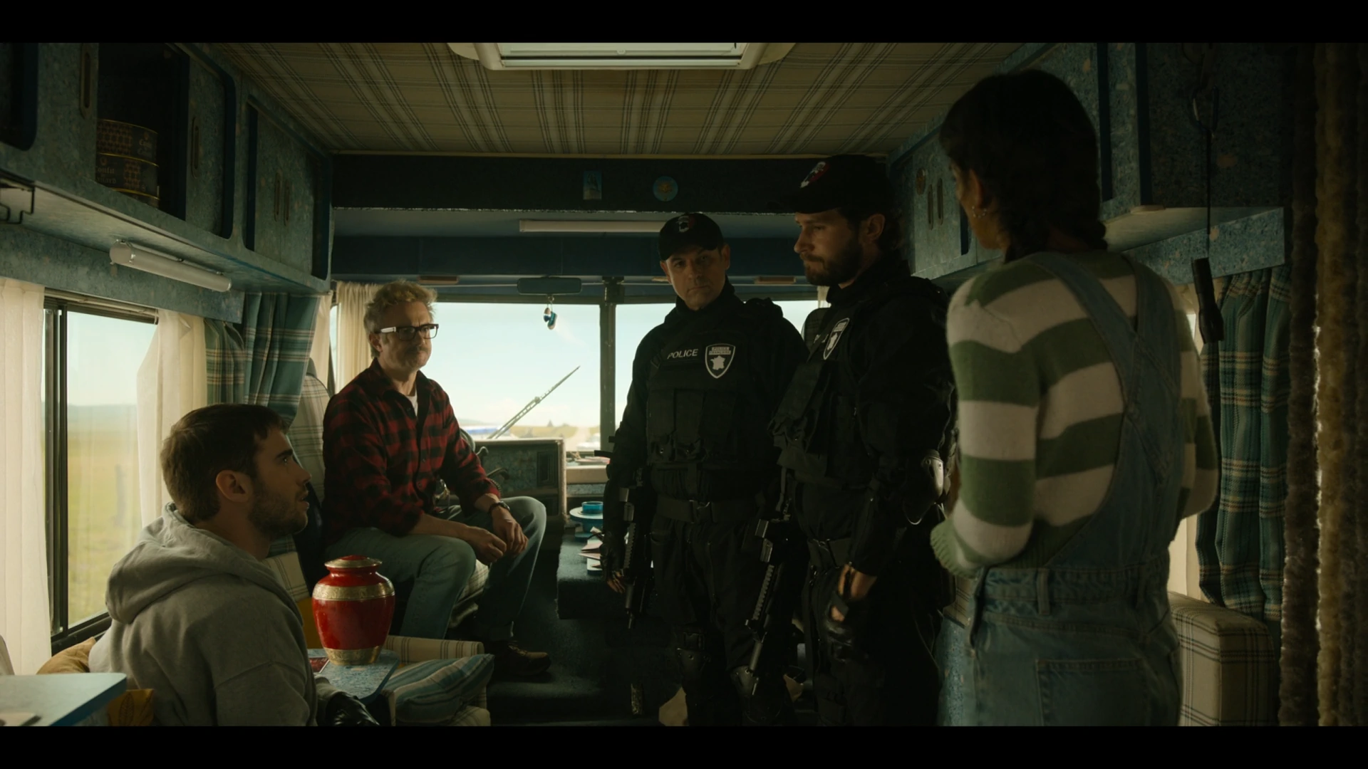 Бумажный дом